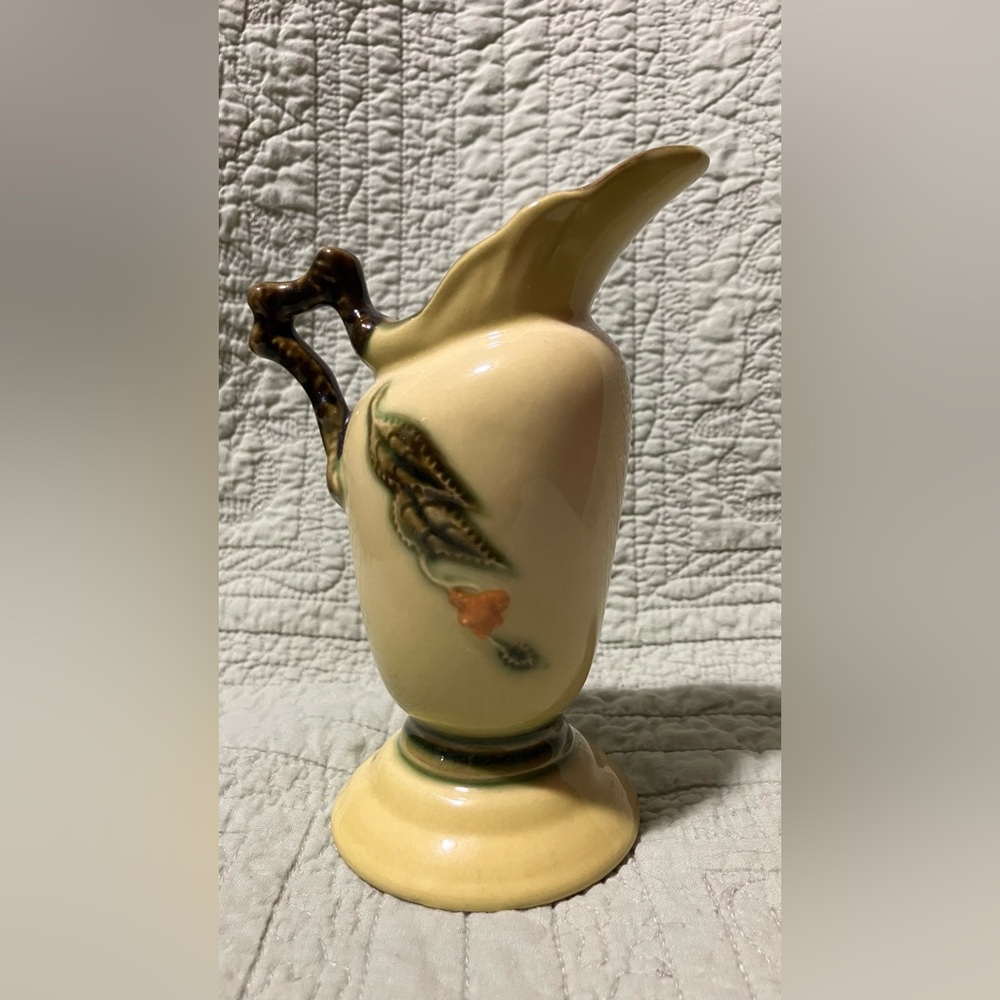 Vintage HULL pottery W3-5 1/2" USA 1950s